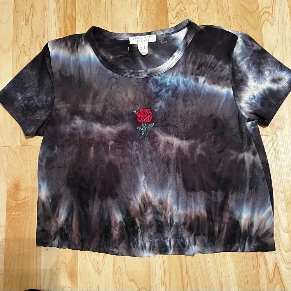 Streetwear Society Small Tie-Dye Rose Crop Top Short Sleeve